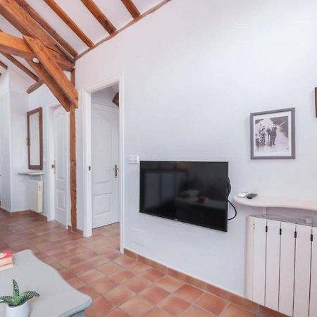 Cozy One-Bedroom Penthhouse La Latina Madrid Ngoại thất bức ảnh