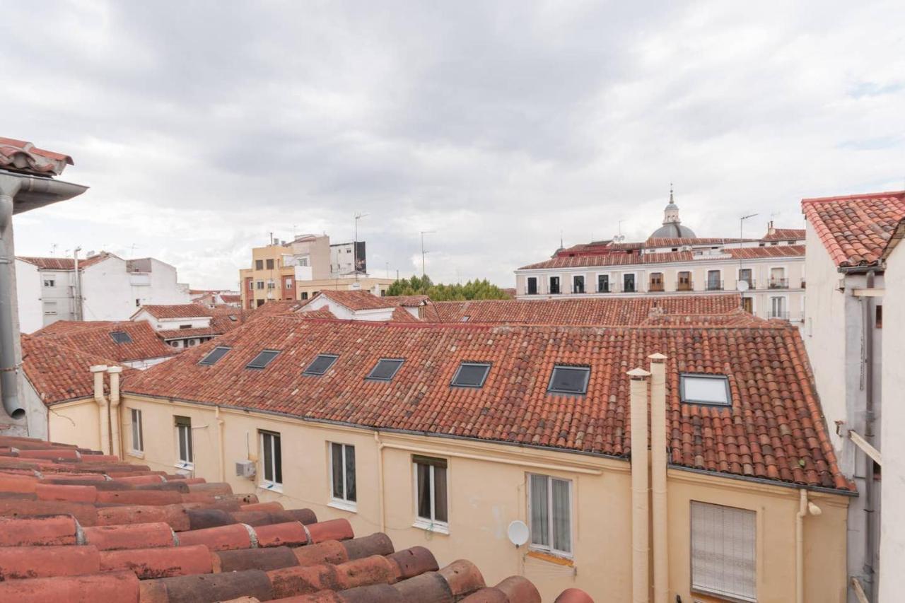 Cozy One-Bedroom Penthhouse La Latina Madrid Ngoại thất bức ảnh