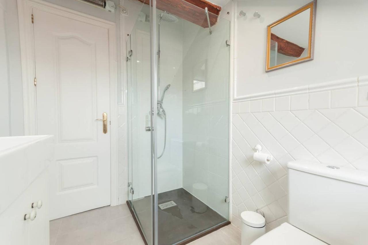 Cozy One-Bedroom Penthhouse La Latina Madrid Ngoại thất bức ảnh